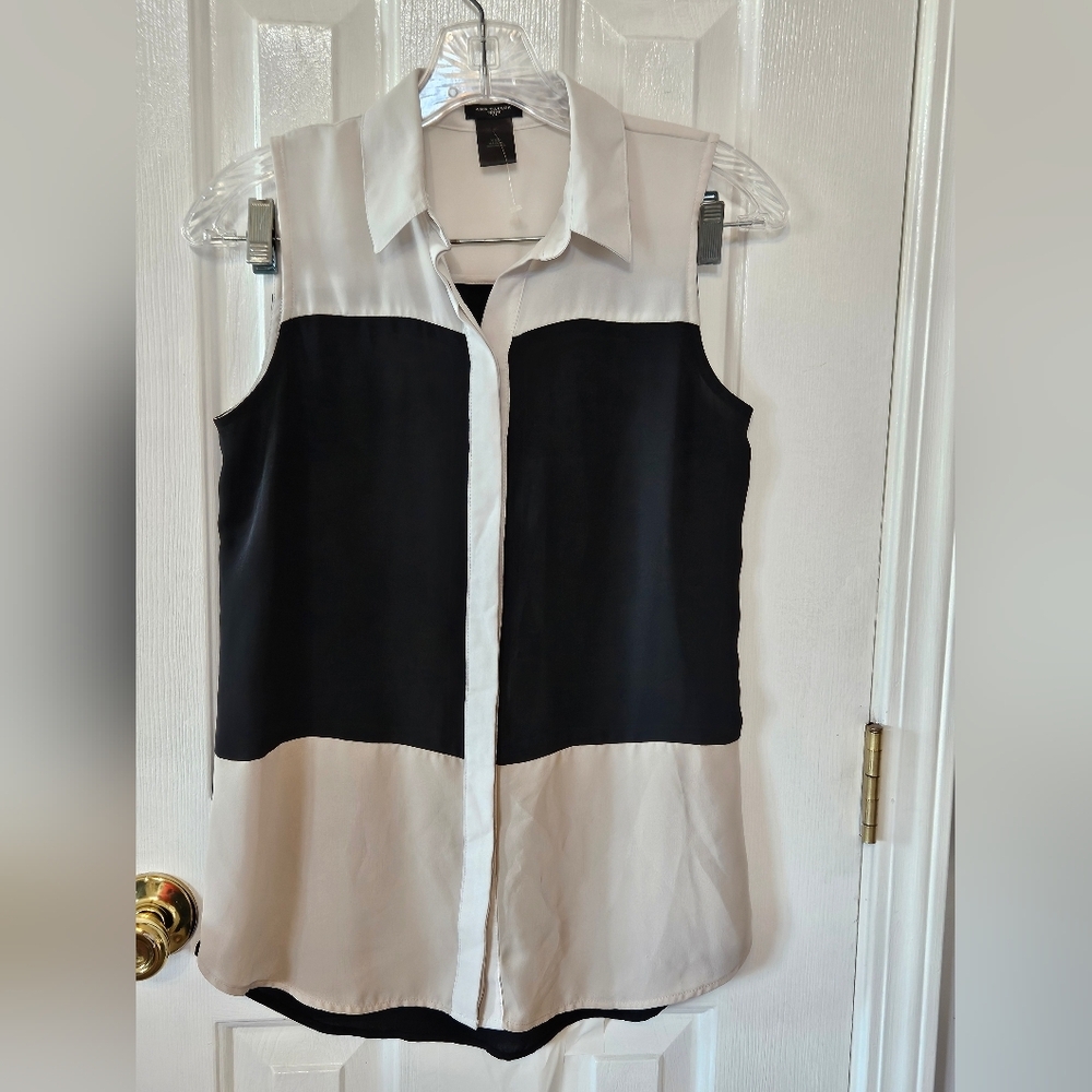 Ann Taylor Black and Cream Sleeveless Blouse Extra Small Petite